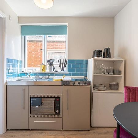 Superb One Bedroom Apartment In Coventry Cv1 *New* Экстерьер фото