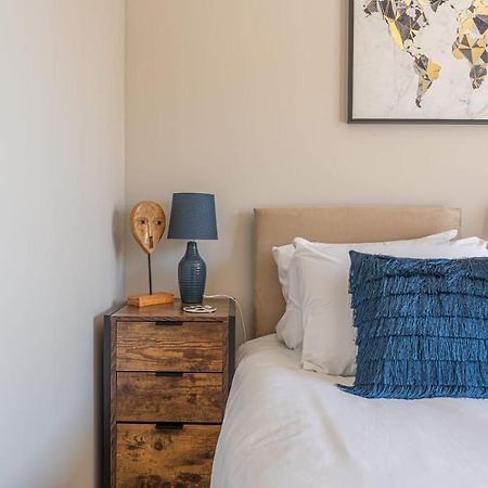Superb One Bedroom Apartment In Coventry Cv1 *New* Экстерьер фото