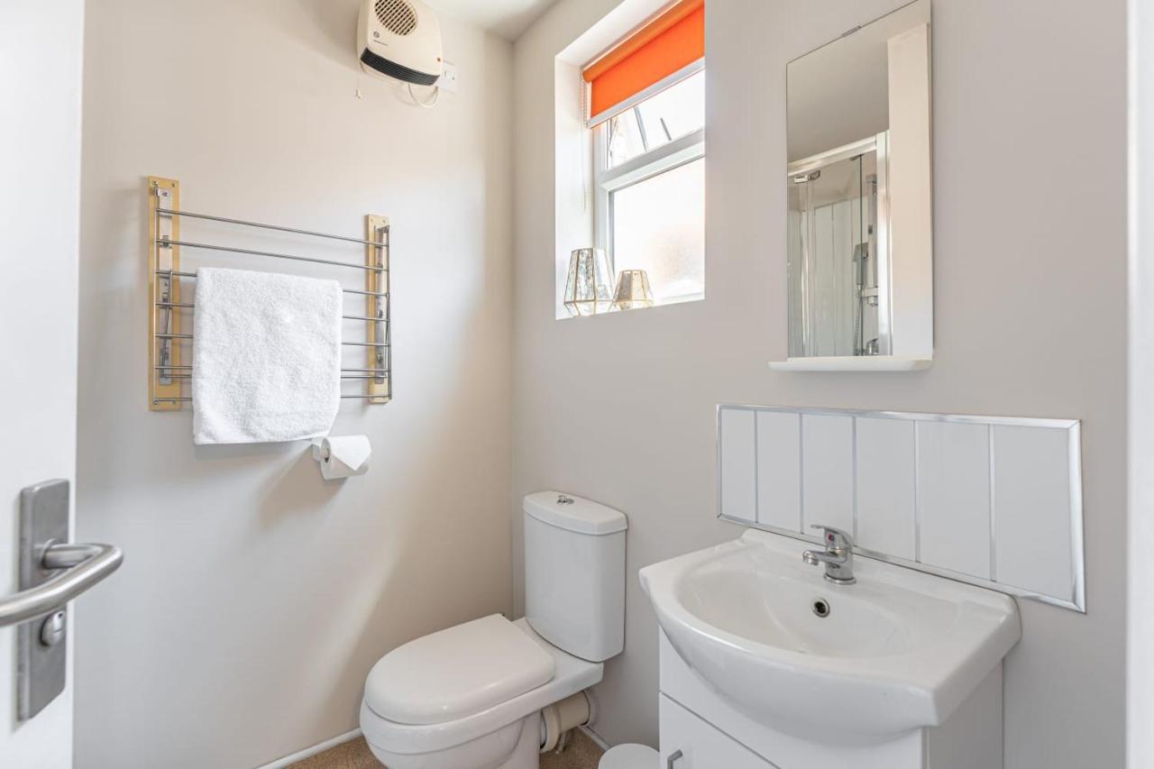 Superb One Bedroom Apartment In Coventry Cv1 *New* Экстерьер фото